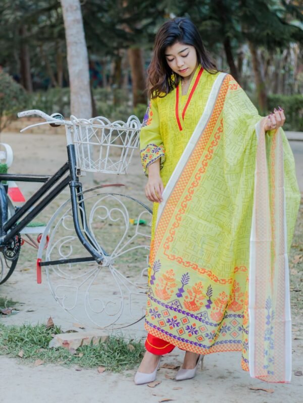 Yellow Geometric Pattern Three Piece Set
